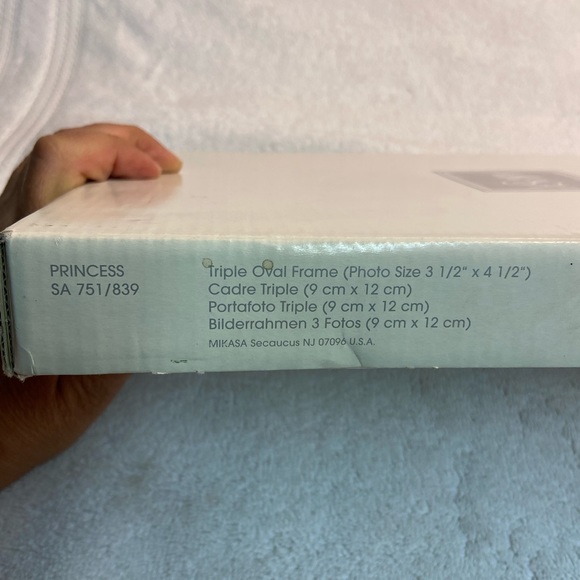 Mikasa Crystal Princess Triple Oval Frame - Picture 6 of 7